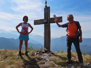 34 Alla croce del torrione del Mincucco (1832 m) con gran bella vista panoramica